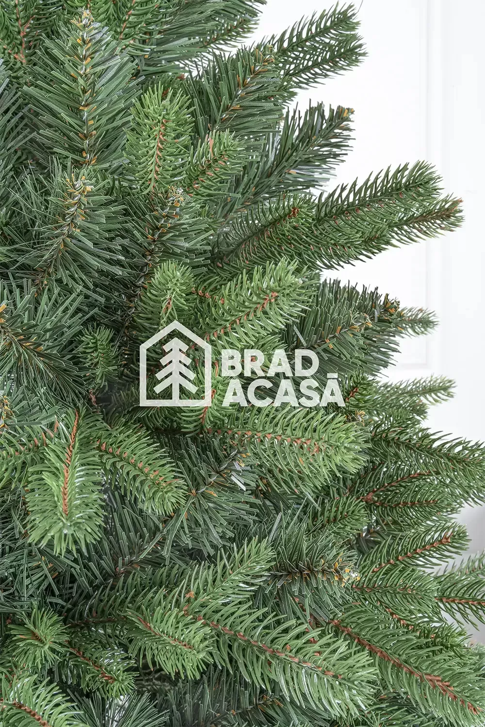 Искусственная ёлка Royal -2